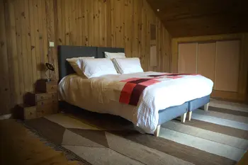 Chambre lit double 2e étage