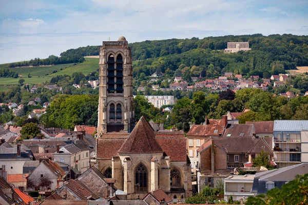 chateau-thierry Château-Thierry à visiter près de la Fugue champenoise à Dormans