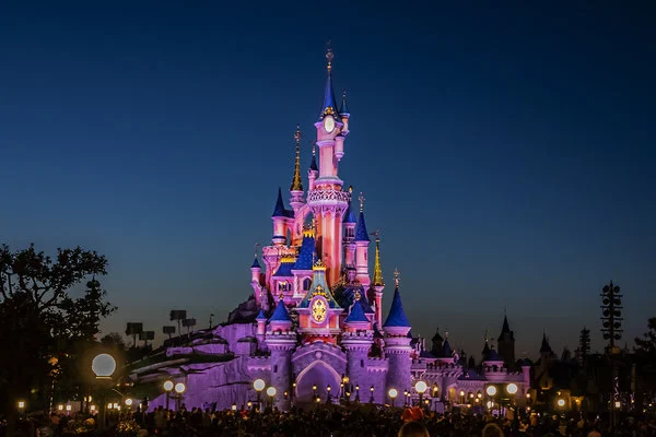 Disneyland à Marne la vallée à 1h de la fugue champenoise près de Dormans Disneyland à Marne la vallée à 1h de la fugue champenoise près de Dormans